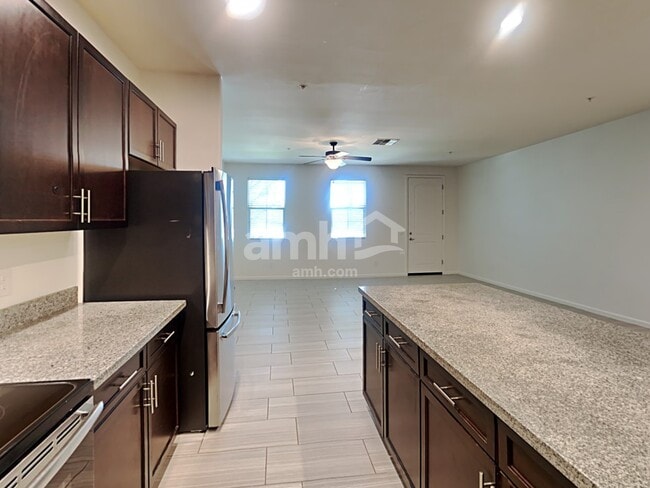 Foto del edificio - 20788 W Thomas Rd