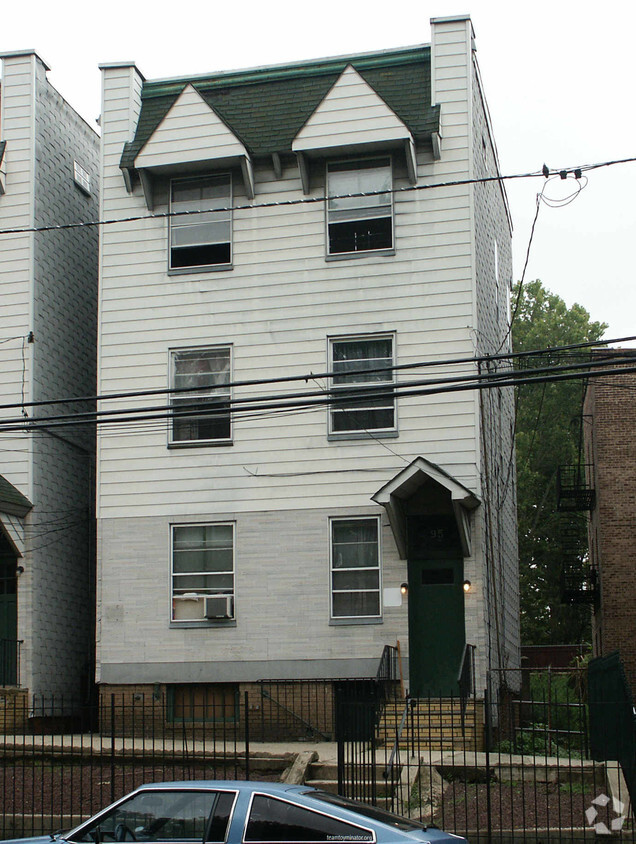 Primary Photo - 95 Montclair Ave