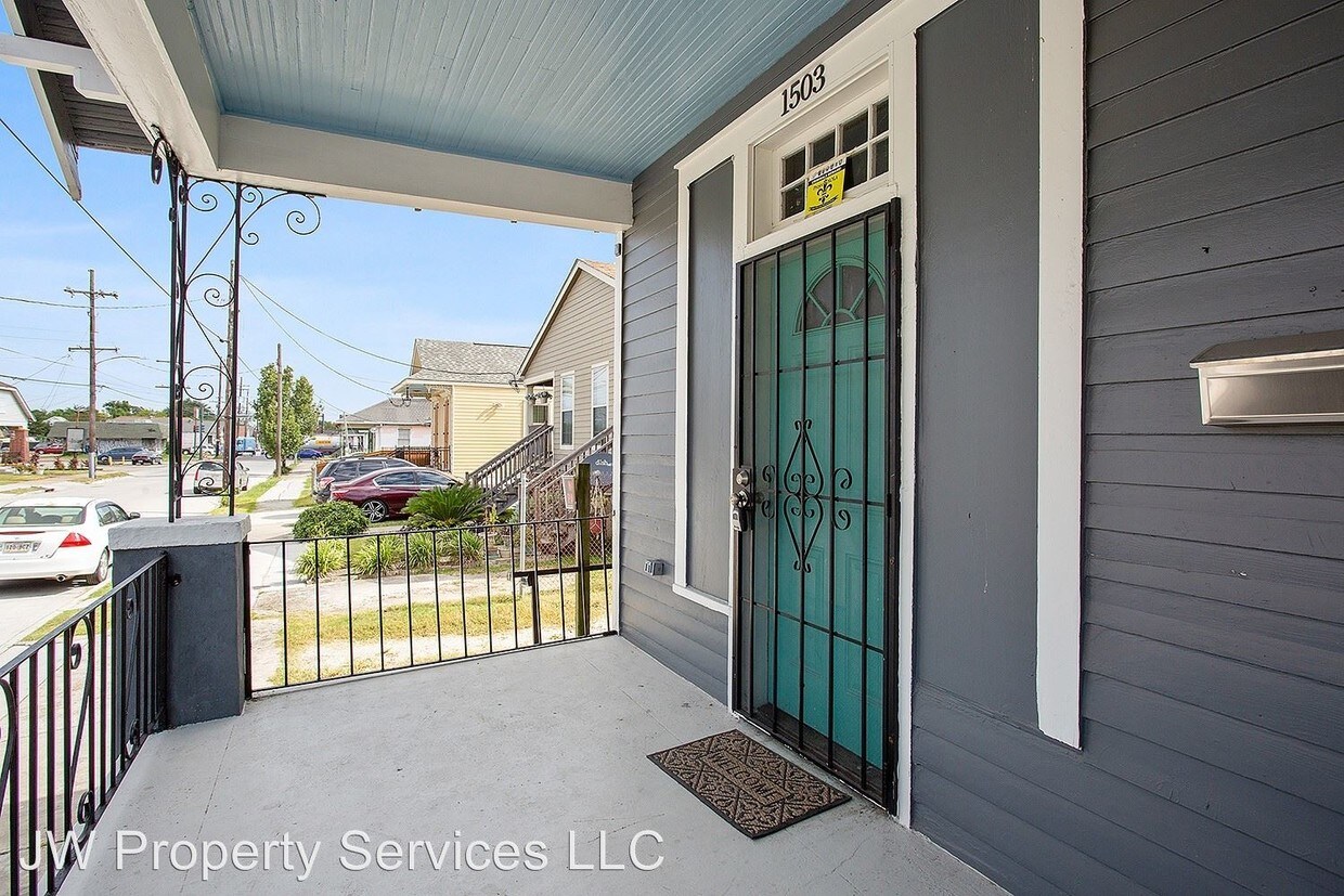 Primary Photo - 1501-1503 Desire St