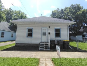 Building Photo - 511 E 7th St
