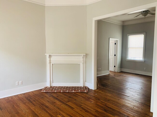 Building Photo - 312 W 31st St