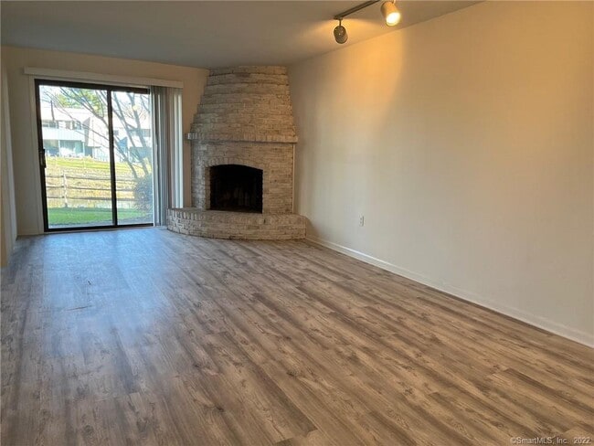 Building Photo - 1450 Melville Ave