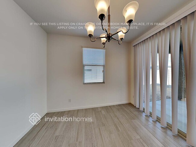 Foto del edificio - 17692 W Fetlock Trail