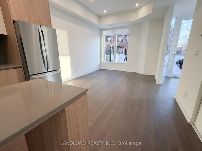 Building Photo - 15 Maryport Ave