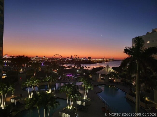 Foto del edificio - 244 Biscayne Blvd