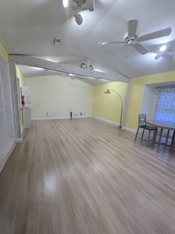 Foto del edificio - 806 Bennett Rd