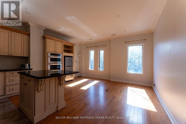 Building Photo - 177 Strachan Ave