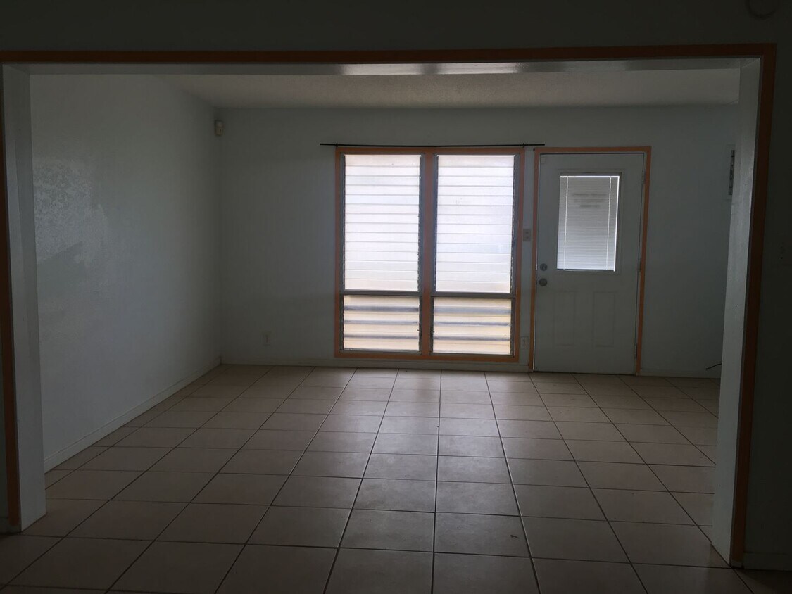 Primary Photo - Duplex 3 Bedroom/1.5 Bath