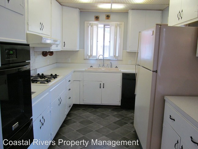 Building Photo - 3 br, 2 bath House - 400 West 15th Street