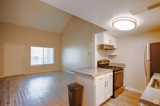 1BD, 1BA - 600SF - Dining Room - Villa Serena Apartments