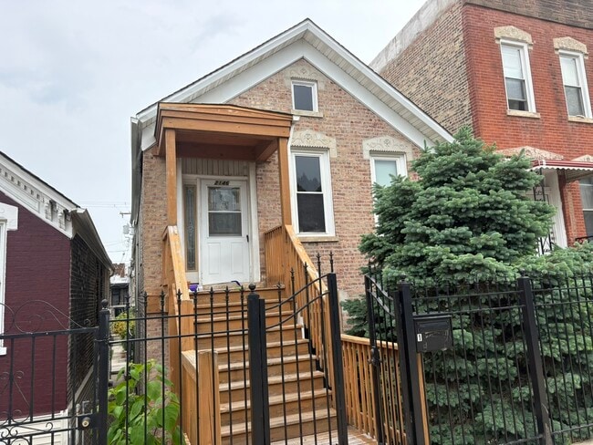 Building Photo - 2146 W 22nd Pl