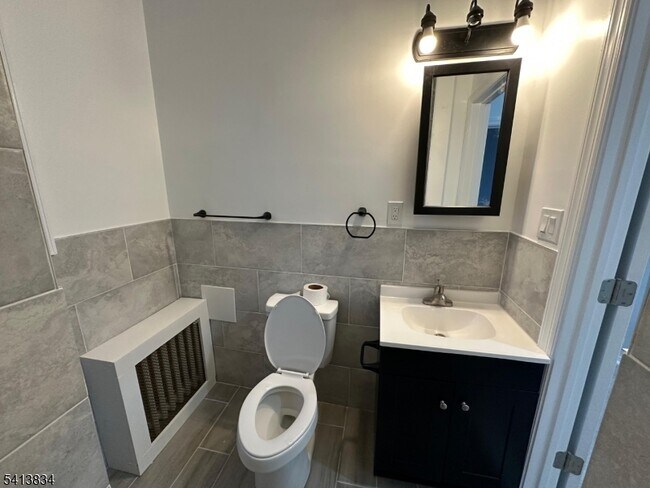 Foto del edificio - 793 E 19th St