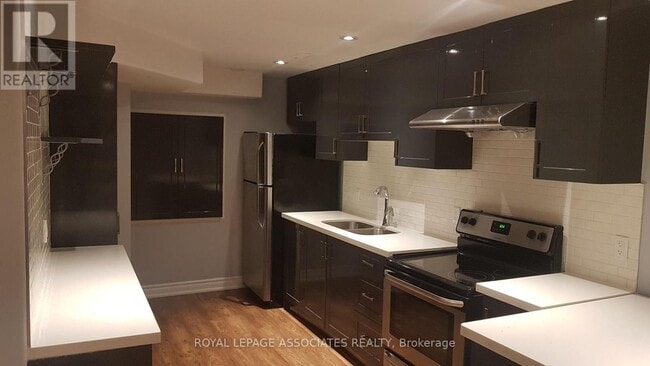 Building Photo - 487 Rougewalk Dr