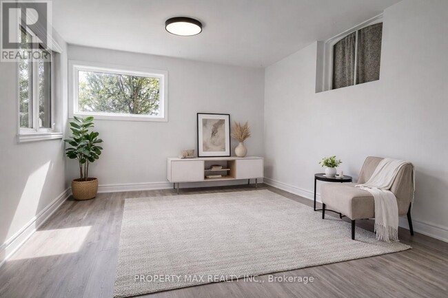 Building Photo - 5363 Davis Dr