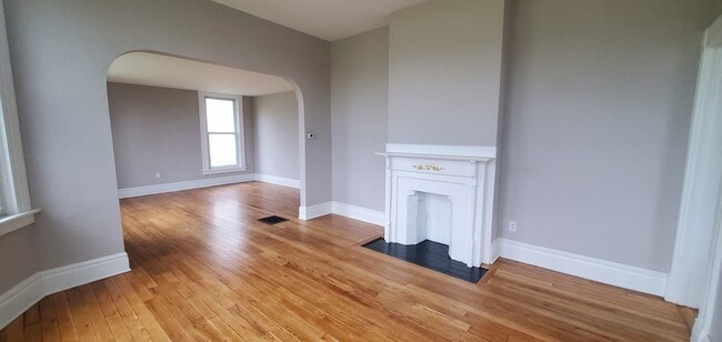 Building Photo - 707 Dewitt Ave