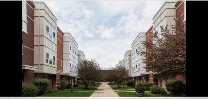 Building Photo - 3224 N Kilbourn Ave