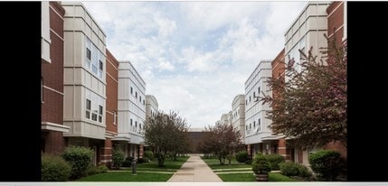 Building Photo - 3224 N Kilbourn Ave