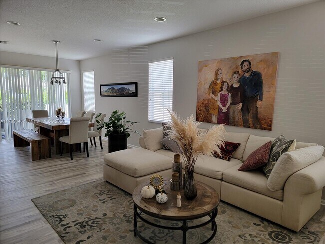 Foto del edificio - 15625 SW 52nd Ct