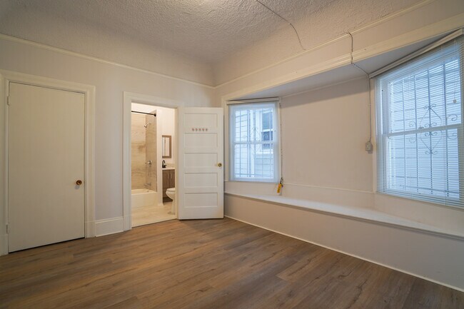 Building Photo - 185 10th St
