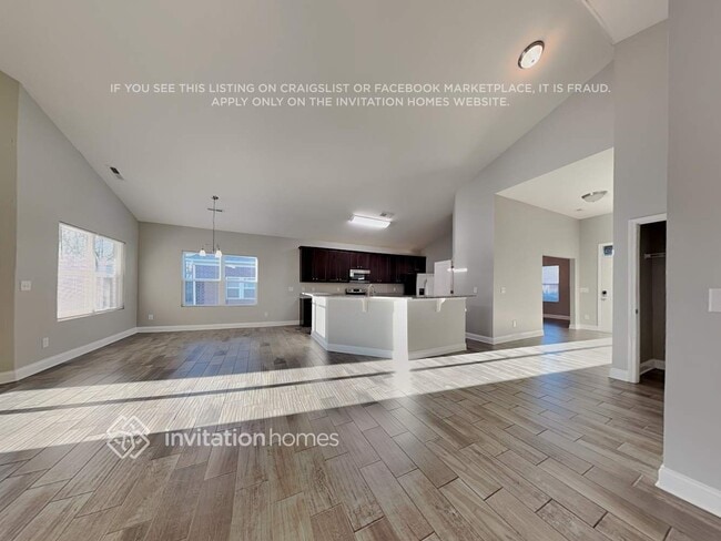 Building Photo - 2813 Santiago Circle