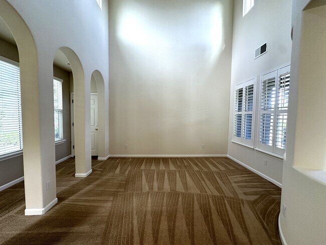 Foto del edificio - Spacious El Dorado Hills 5bd/3.5ba Home wi...