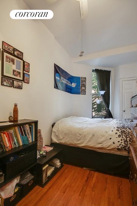 Building Photo - 103 W 74th St