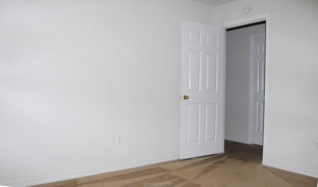 Building Photo - 2323 Pronghorn Ln