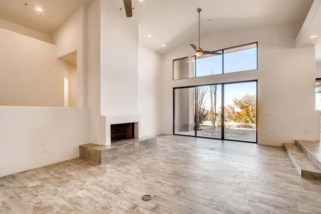 Foto del edificio - 11015 E Desert Vista Dr