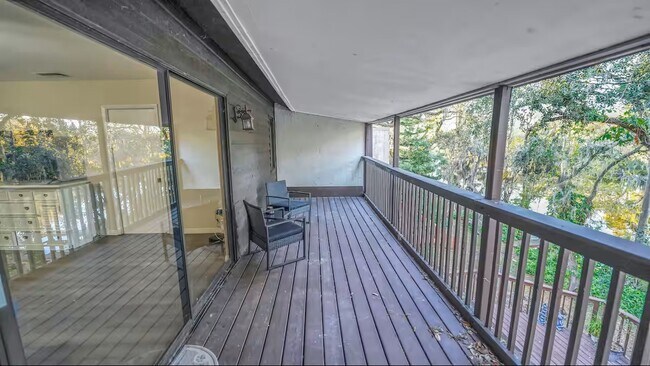 Foto del edificio - 6040 River Trace Rd