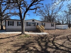 Building Photo - 9051 Elm Dr