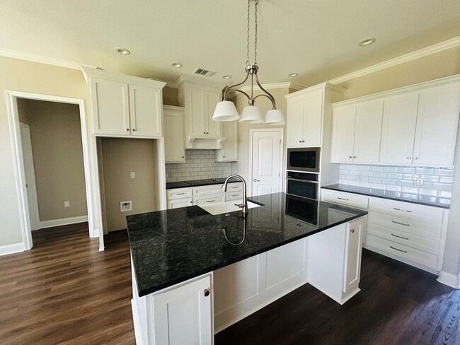 Building Photo - 10032 Braided Briar Ln