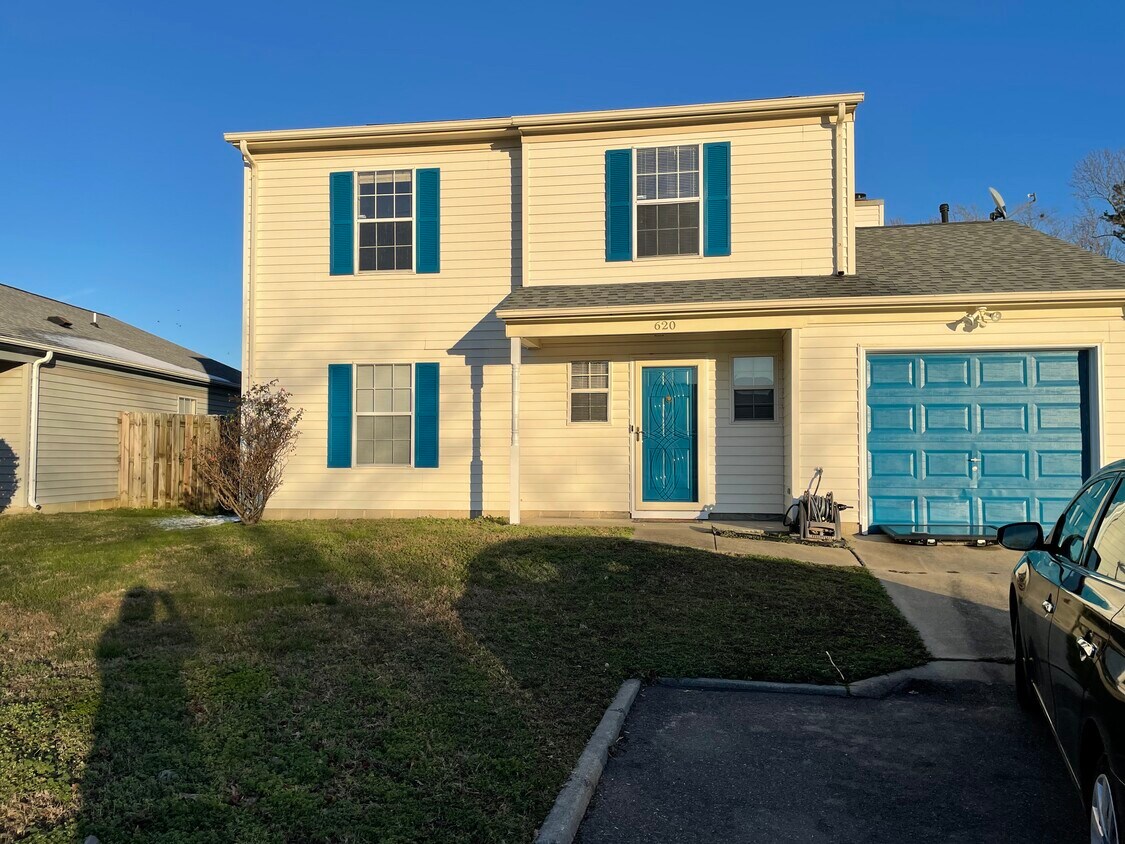 Primary Photo - 620 McLaw Dr