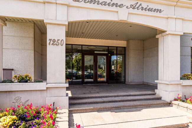 Building Photo - Domaine Atrium