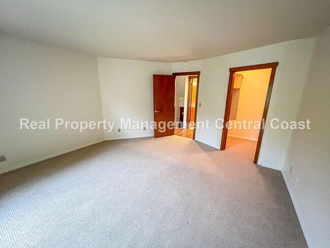 Foto del edificio - AVAILABLE FEBRUARY - Shell Beach Condo Wit...