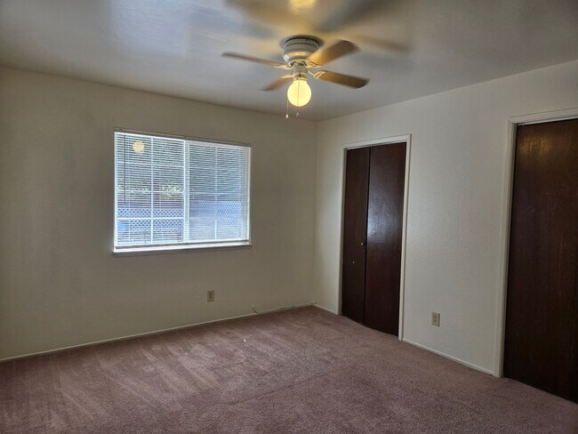 Foto del edificio - 1526 Locke Rd