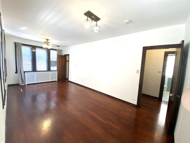Foto del edificio - 5434 N Spaulding Ave