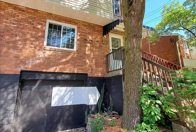 Building Photo - 834 Oranmore St