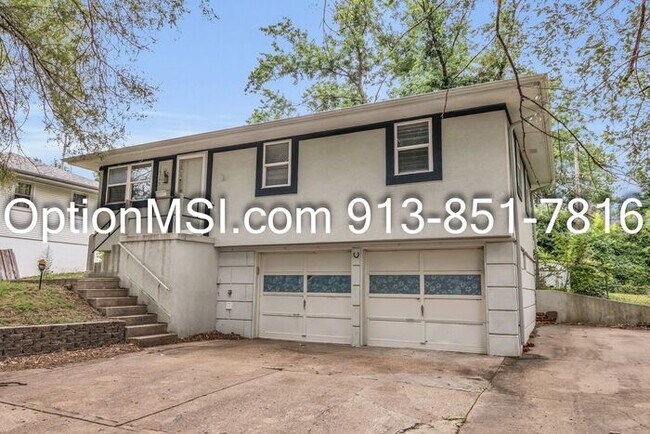 Building Photo - Freshly remodeled in Independence