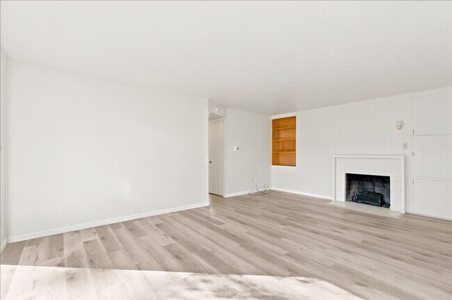 Foto del edificio - 5121 Earls Ct