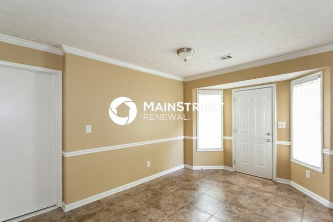 Building Photo - 3 Bedroom Pet-Friendly Home in Newnan, GA with Main Street Renewal