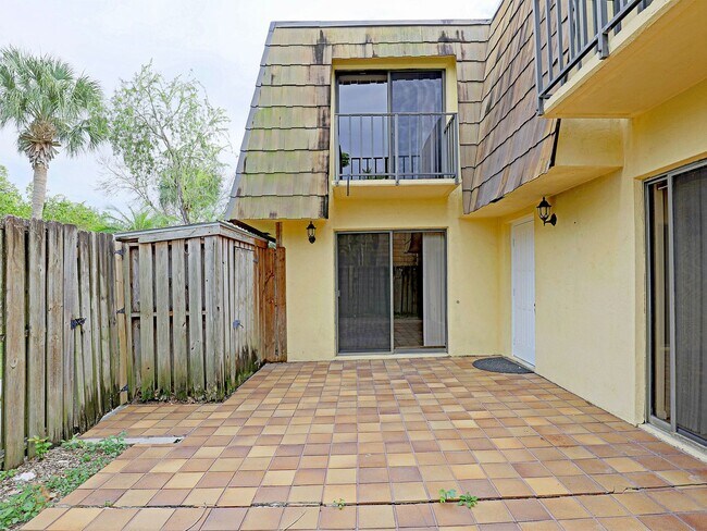 Building Photo - Parkwoods 12353-1