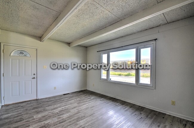 Building Photo - 1333 Logan St