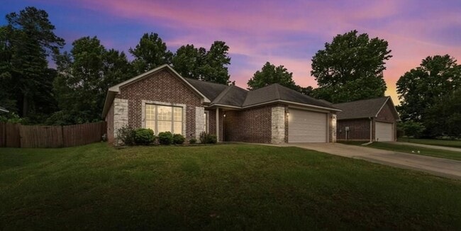 Building Photo - 5005 Hidden Acres Dr