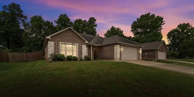 Foto del edificio - 5005 Hidden Acres Dr