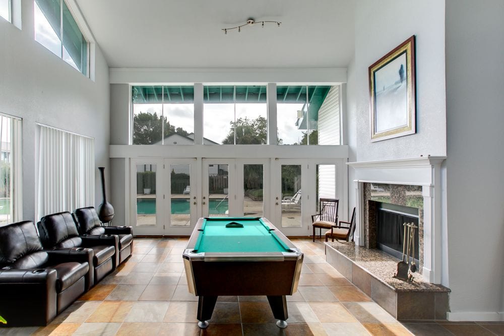 2215 Cobblestone Ln, New Orleans, LA 70114 Room for Rent in New