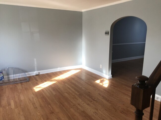 Sala de estar - 8318 Loch Raven Blvd