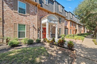 Building Photo - 355 N Post Oak Ln