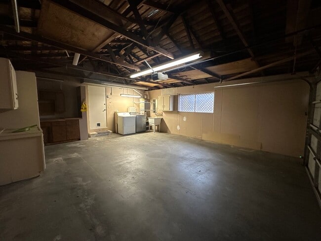 Foto del edificio - SW Visalia home available soon