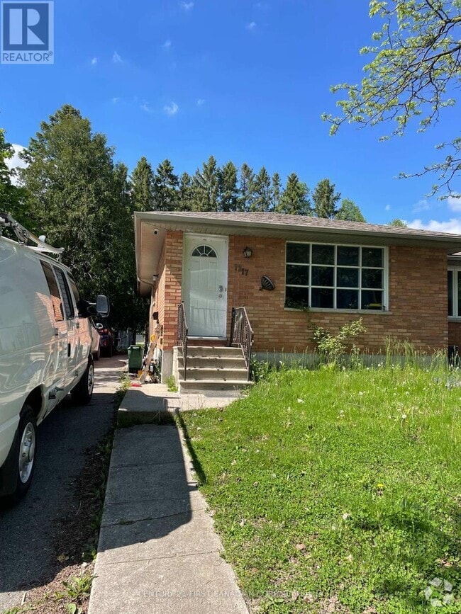 Building Photo - 1217 Victoria Dr