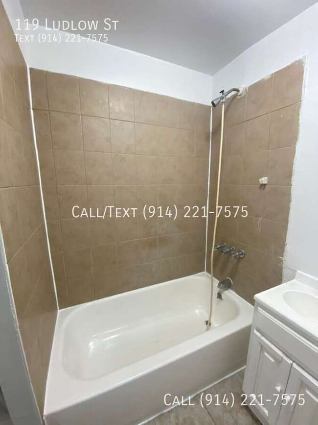 Building Photo - 119 Ludlow St